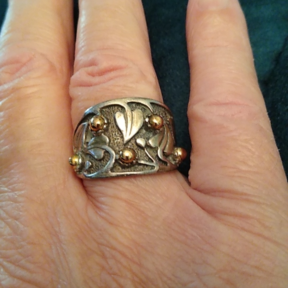Sterling silver and gold bead leaf design ring